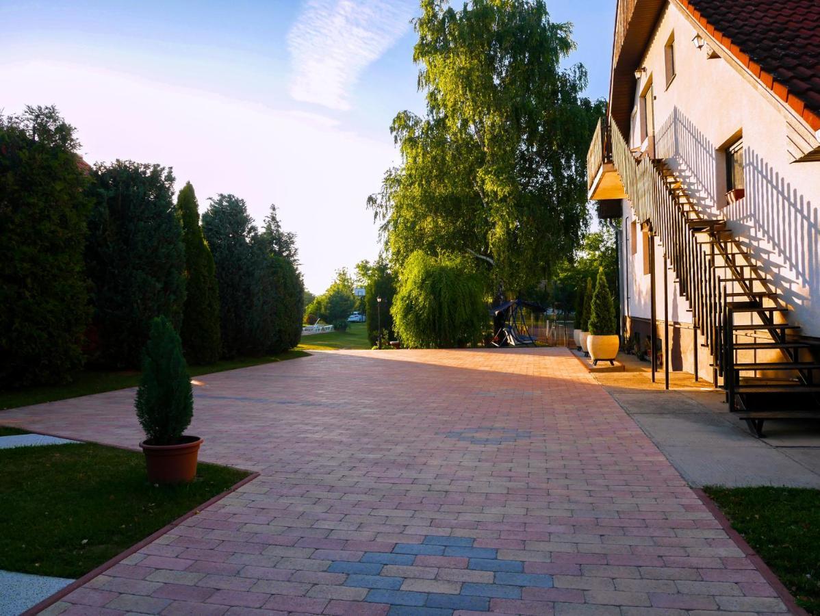 Tenisz Vendégház Ordacsehi Extérieur photo